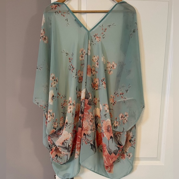 Floral Kimono Topper - Picture 2 of 4